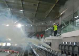 Etude fumigène dans un stade de foot